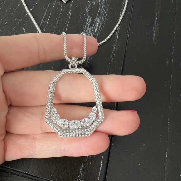 Vince Camuto Necklace - Picture 4 of 8